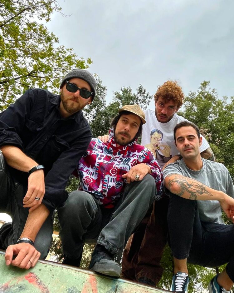 THE ELEPHANT: “I FEEL SAD FOR THE HAPPINESS BOYS” un urlo contro la frenesia della vita contemporanea.