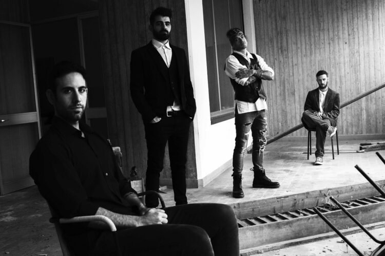 TRIBUNALE OBHAL: “DISTORTO” critica alla società che impone un cambiamento personale.