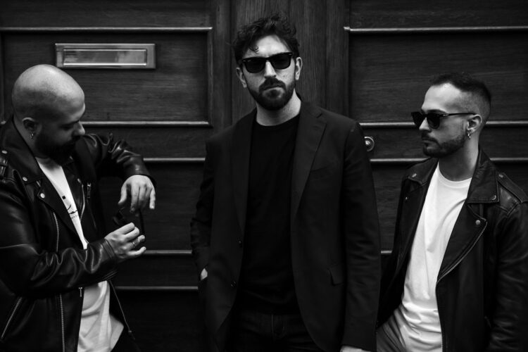 THE STRAWS: “KEEP ME OUT” una critica alla società moderna su come a quasi nessuno importi ciò che gli succede intorno.