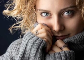 CLAUDIA SACCO: “SOLA CON ME” imparare a trovare un equilibrio con sé stessi non è mai facile.