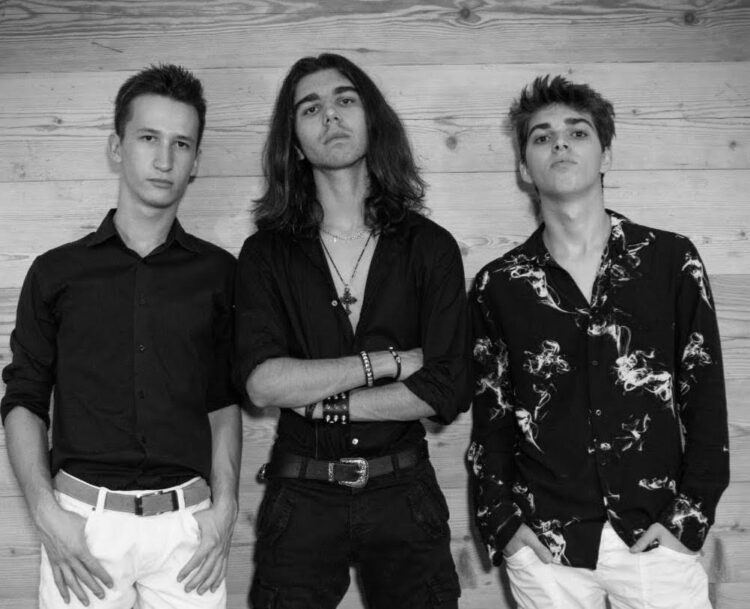 REST ERA: “VIOLET WITCH” una donna dark che spinge al peccato.