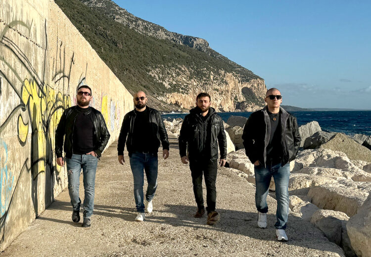 AFTER MIDNIGHT 00:01: “DIRTY BLUES” il singolo di debutto che racconta un amore senza parole.