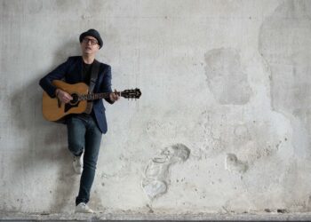STEFANO DALL’ARMELLiNA esce con il singolo “Rinascere domani” che anticipa l’album “La magnolia stellata” in uscita a ottobre 2024.