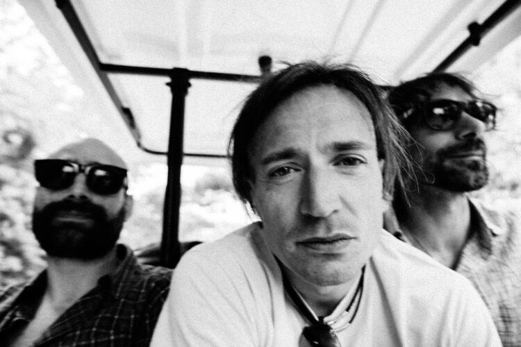 CAPOBRANCO: “Un altro agosto” un’esplosione punk-rock che cattura la nostalgia dell’estate.