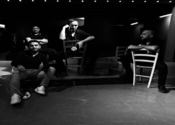 LA CLASSE DIRIGENTE (ex Nadiè) con “Pronti inconsistenza via” , il secondo estratto dall’album “Termini per una resa”.