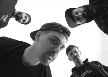 THE UNDERDOGS: “FOR ANYONE” un appello a lottare per un futuro migliore.