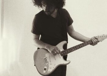 DAVIDE PEPE: “La distrazione deluxe version” con tre tracce aggiuntive.