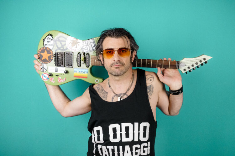 Torna il cantautore e rocker varesino DAVE BOLO con l’album “Paura del domani” da oggi negli store digitali e prodotto da Max Zanotti.