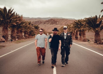 MaveriX: “MaveriX Radio” il nuovo singolo che accende la ribellione cow punk.